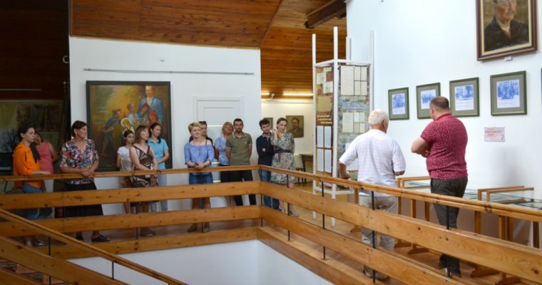 Виставка «Відлуння часу» з приватної колекції Ярослава Комара відкрилась сьогодні в ДІКЗ «Нагуєвичі»