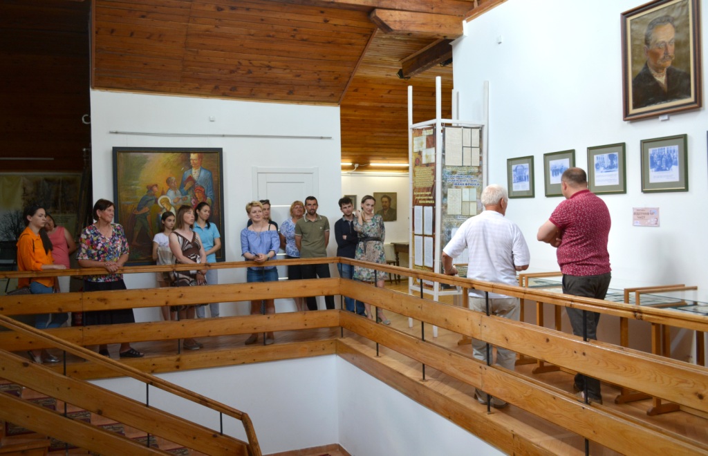 Виставка «Відлуння часу» з приватної колекції Ярослава Комара відкрилась сьогодні в ДІКЗ «Нагуєвичі»