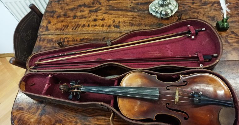 Фонди ДІКЗ “Нагуєвичі” поповнилися унікальною скрипкою епохи Івана Франка