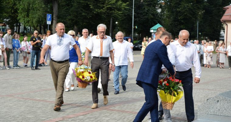 Біля міського народного дому в Дрогобичі вшанували Івана Франка та Михайла Шалату