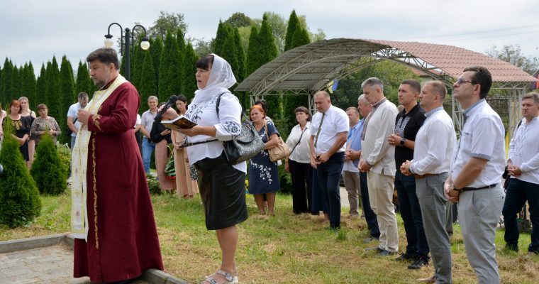 Панахида за Іваном Франком і його батьками та покладання квітів до пам’ятника Каменяра.