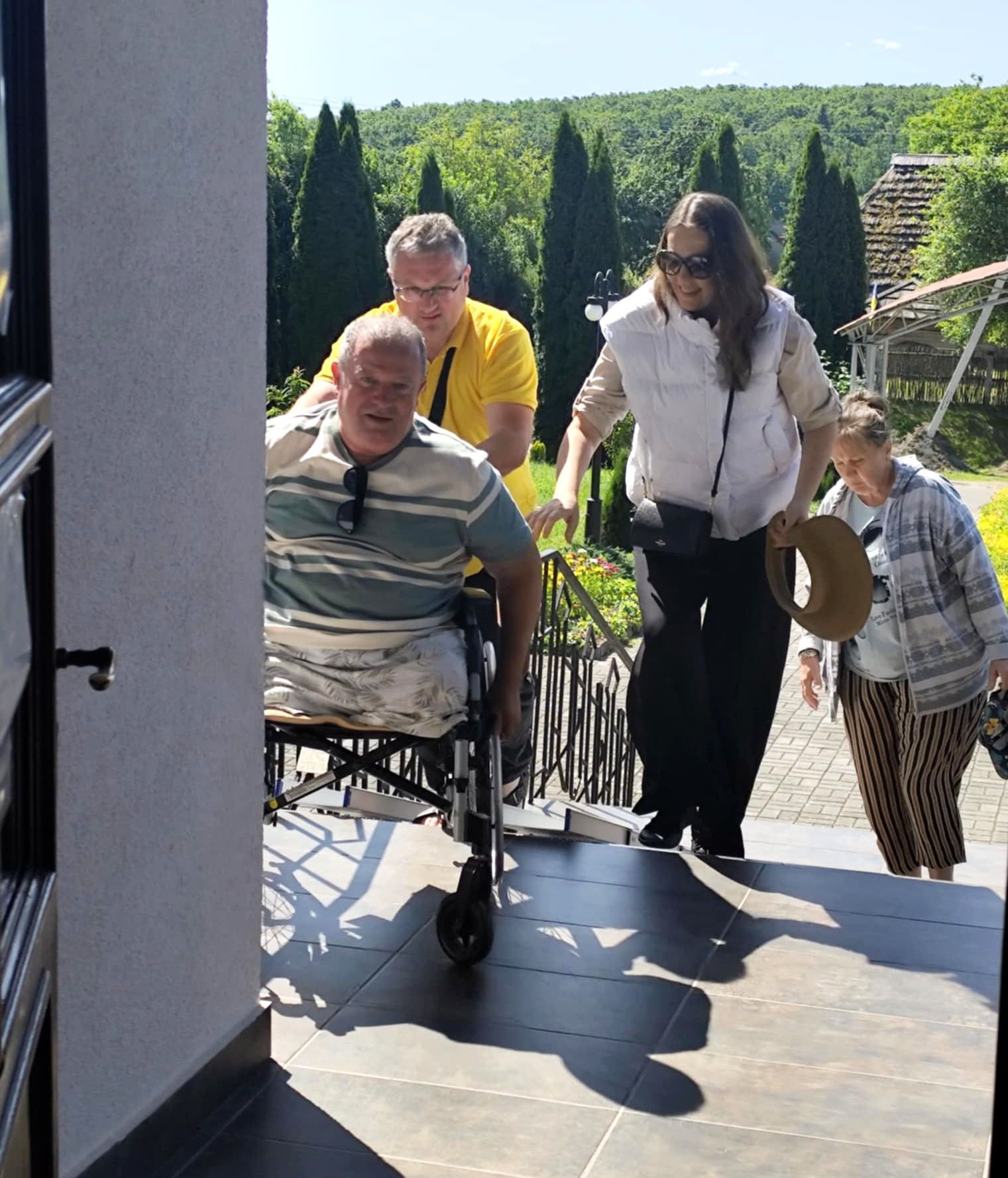 Люди з обмеженими можливостями відвідують наш музей