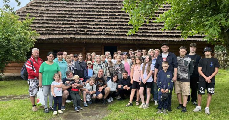 Учні Дергачівської ДЮСШ з числа родин учасників бойових дій, родин загиблих та дітей-сиріт в ДІКЗ «Нагуєвичі»