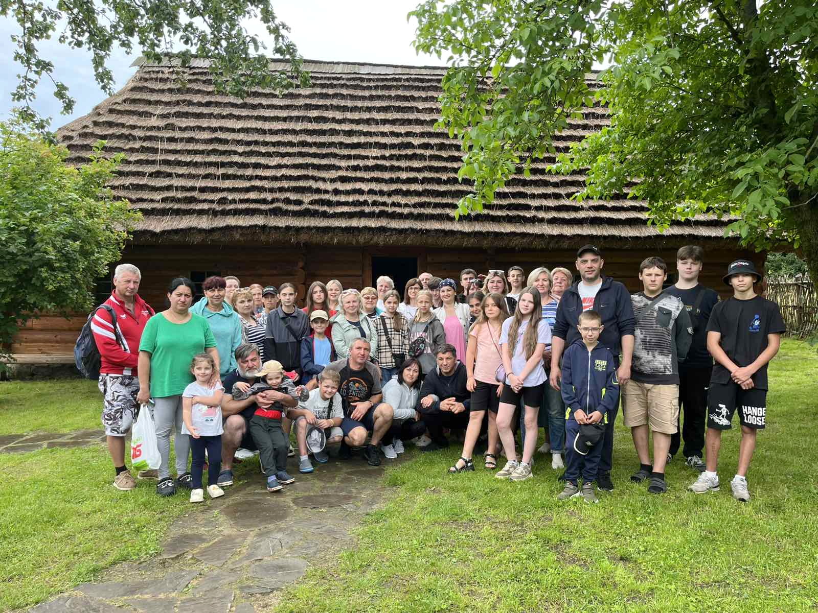 Учні Дергачівської ДЮСШ з числа родин учасників бойових дій, родин загиблих та дітей-сиріт в ДІКЗ «Нагуєвичі»